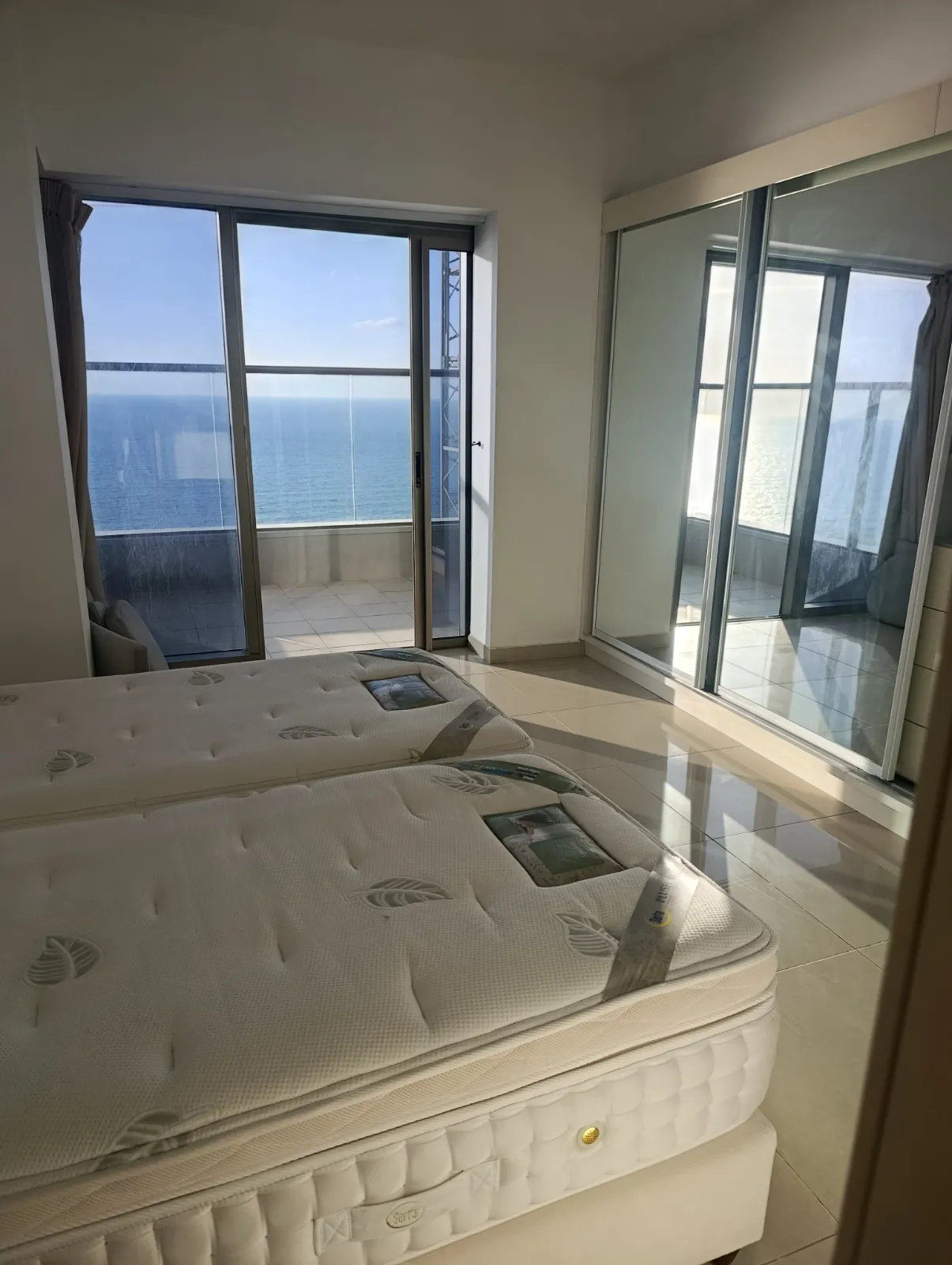 Luxury 4-Room Seafront Apartment on Nitza Blvd, Photo 2