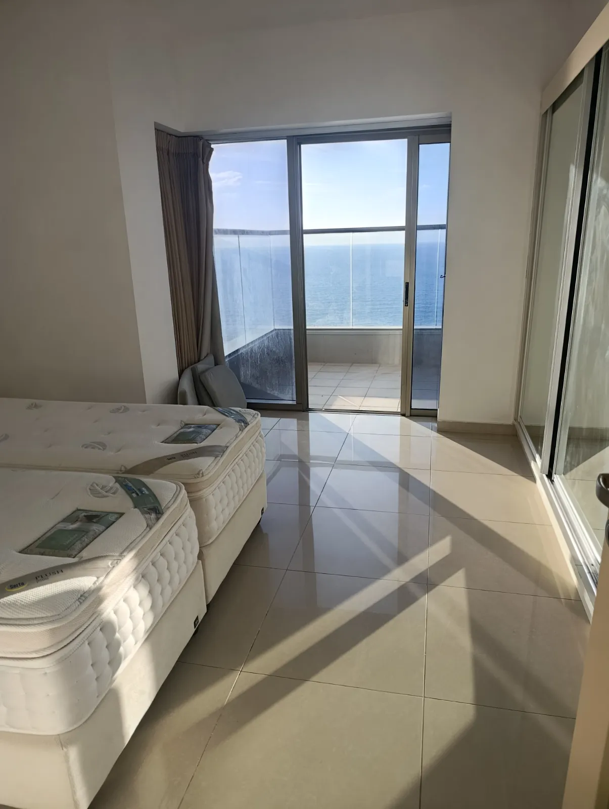Luxury 4-Room Seafront Apartment on Nitza Blvd, Photo 10
