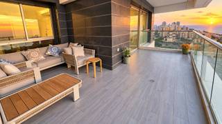Appartement de 4 pièces (5 à l’origine) dans le projet Lagoon en première ligne de mer – Photo 3