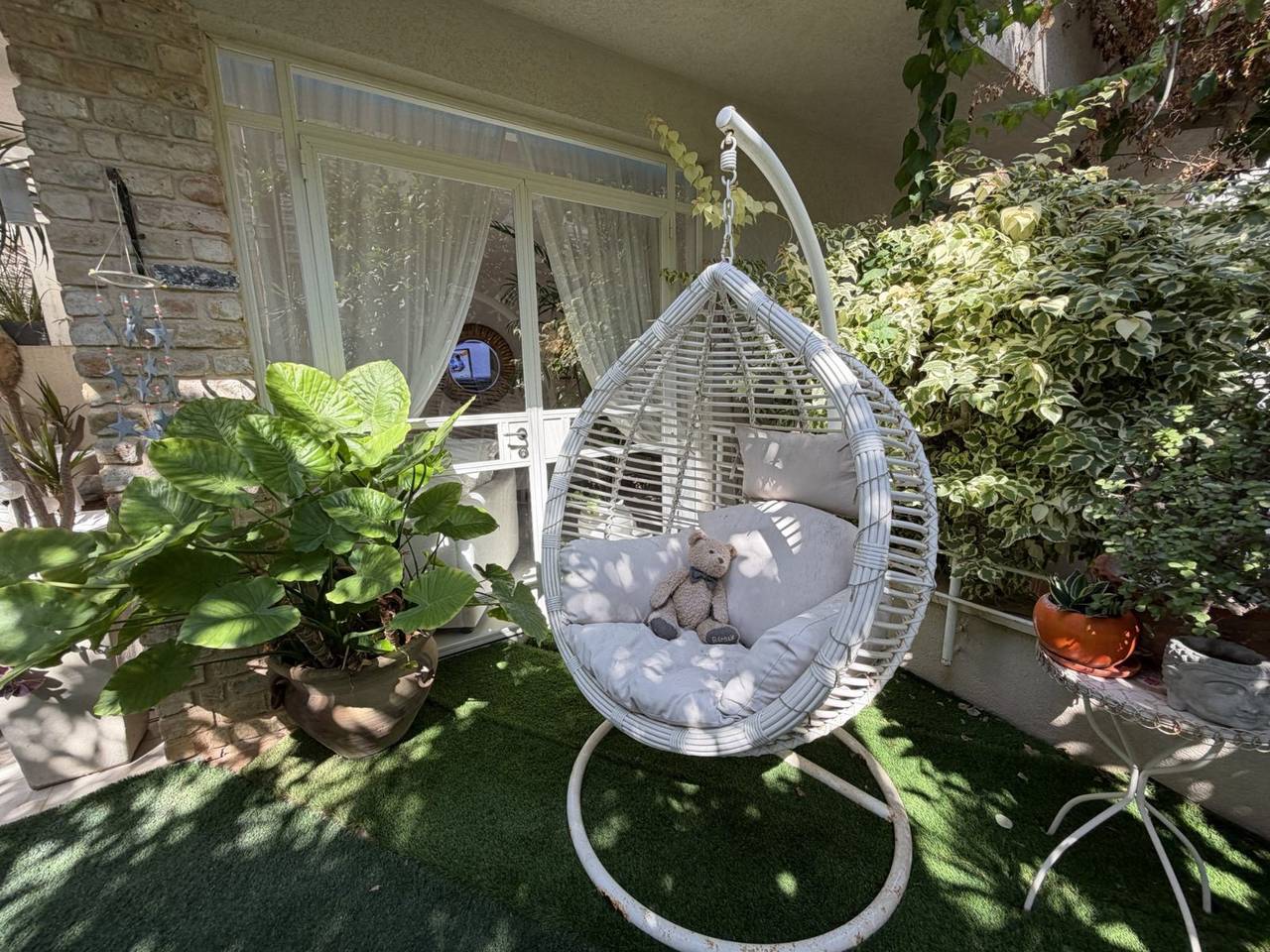 Cottage jumelé au design soigné avec un jardin magnifique et un logement en sous-sol – HaSahlav, Ramat Poleg – Photo 3