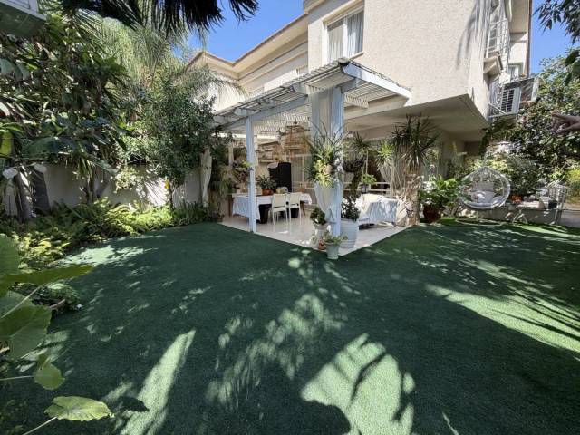 Beautifully Designed Semi-Detached Cottage with a Stunning Garden and Basement Unit, HaSachlav, Ramat Poleg, Photo 4