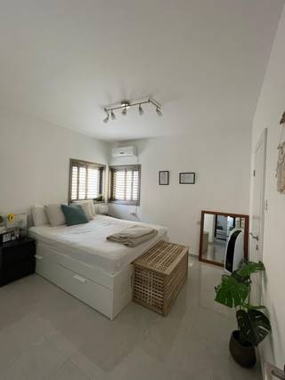 Appartement rénové de 4 pièces dans un emplacement central à Netanya – Photo 6