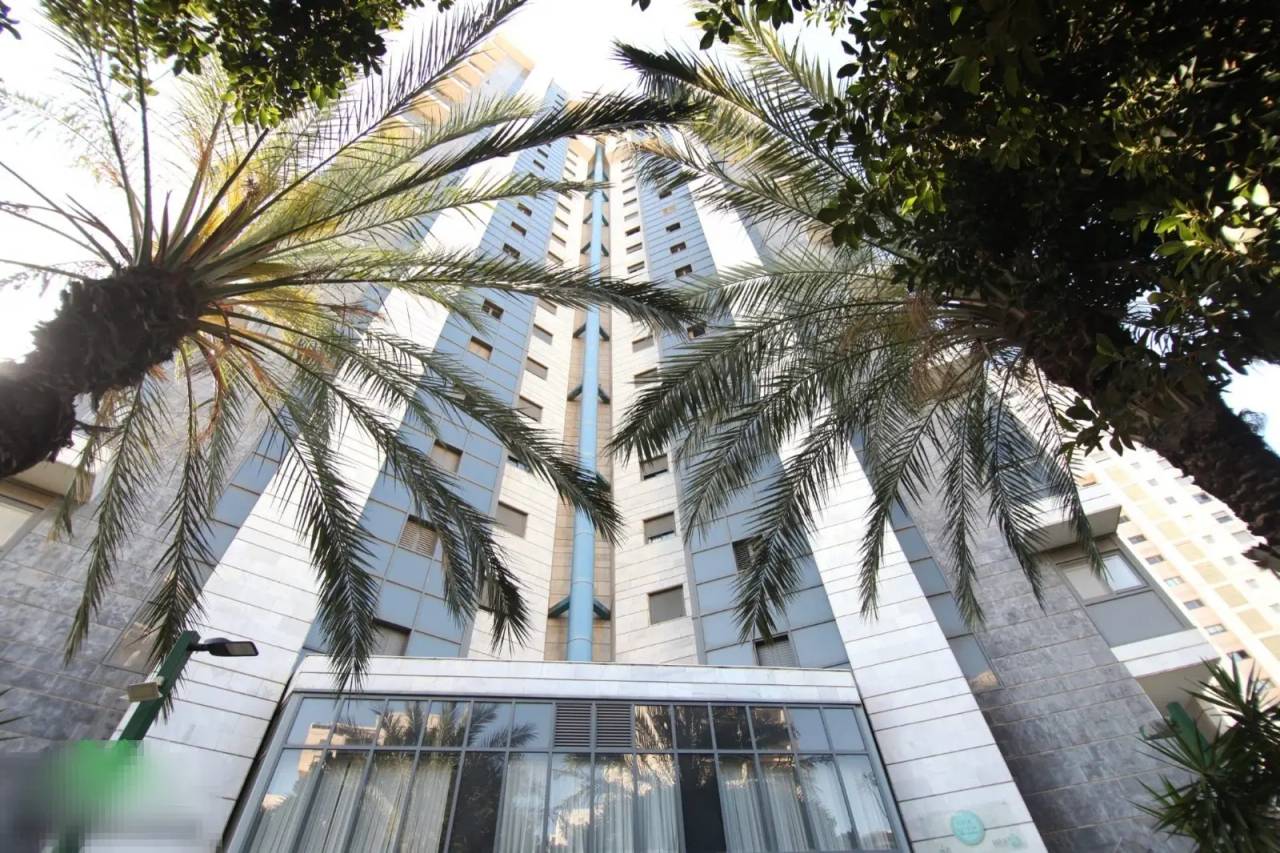 Luxury 5-Room Apartment for Sale at Zalman Shazar 7, Ir Yamim, Netanya