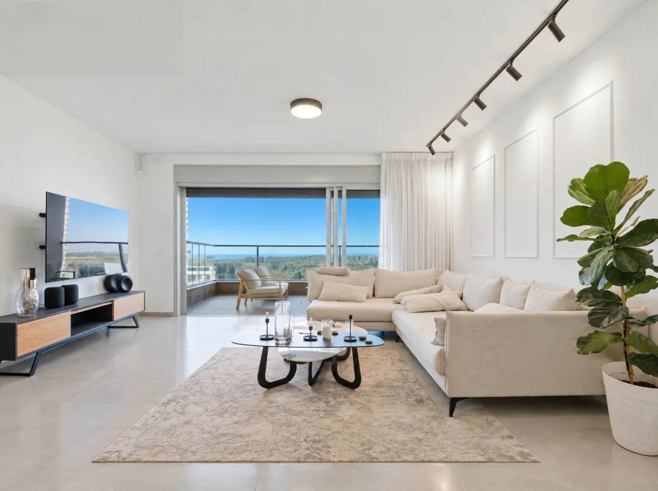 Designed 4-Room Apartment in the Heart of Agamim, Photo 5
